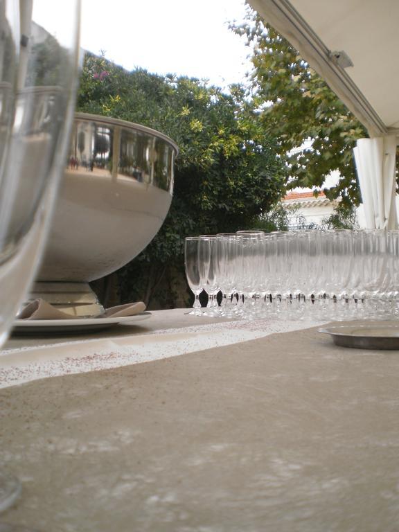 Le Poseidon Hotel La Seyne-sur-Mer Bagian luar foto