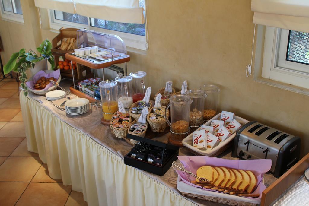 Le Poseidon Hotel La Seyne-sur-Mer Bagian luar foto