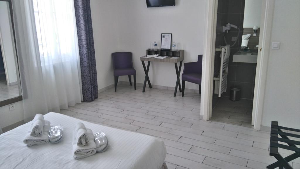Le Poseidon Hotel La Seyne-sur-Mer Bagian luar foto