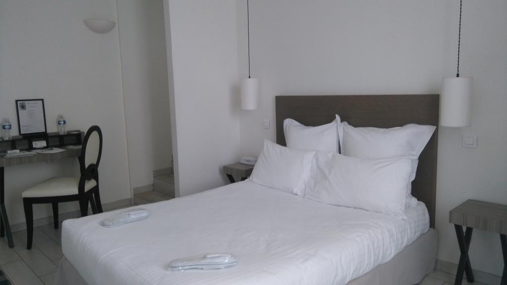 Le Poseidon Hotel La Seyne-sur-Mer Bagian luar foto
