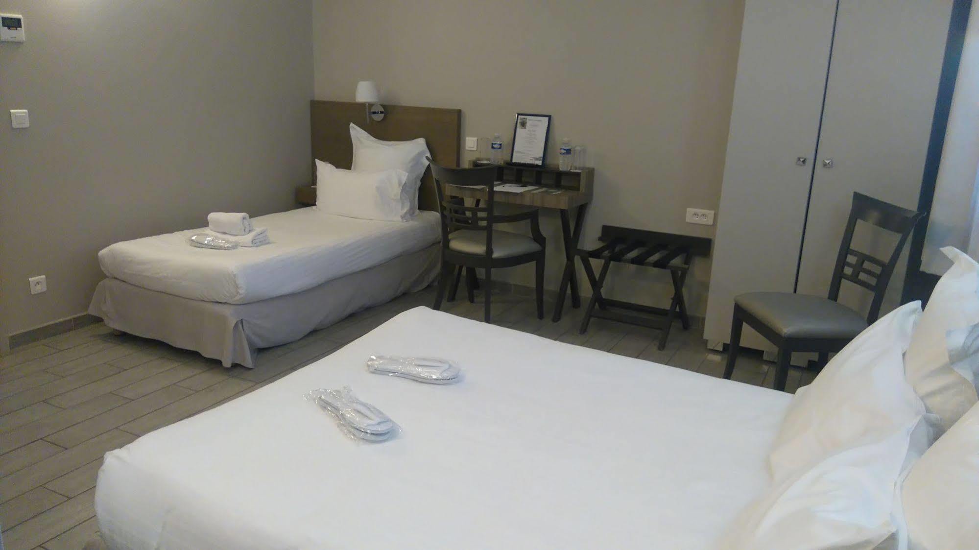 Le Poseidon Hotel La Seyne-sur-Mer Bagian luar foto